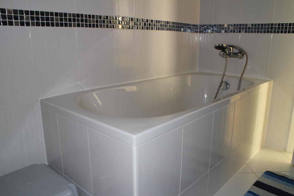Bamboo Wellness Apartment Siófok Quarto foto